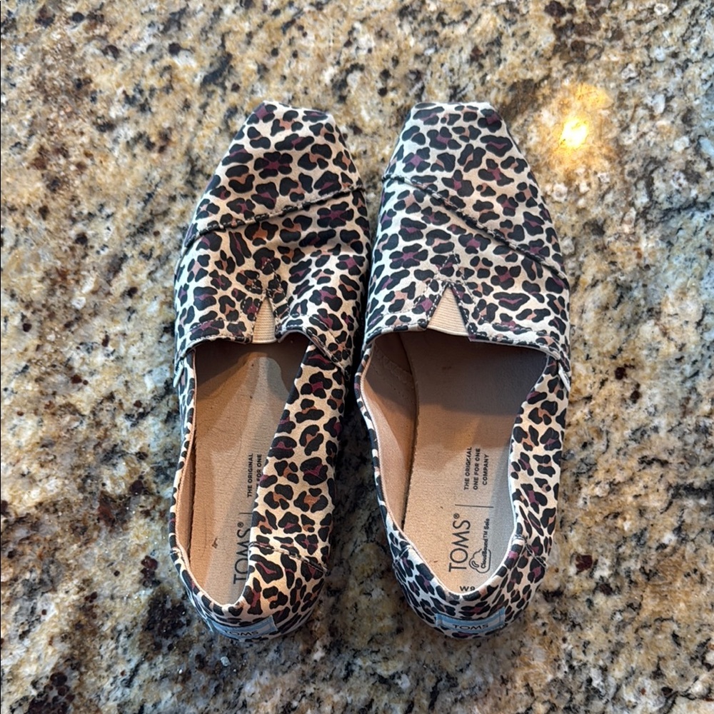Toms Animal Print Flats Classic Slip-On Loafers